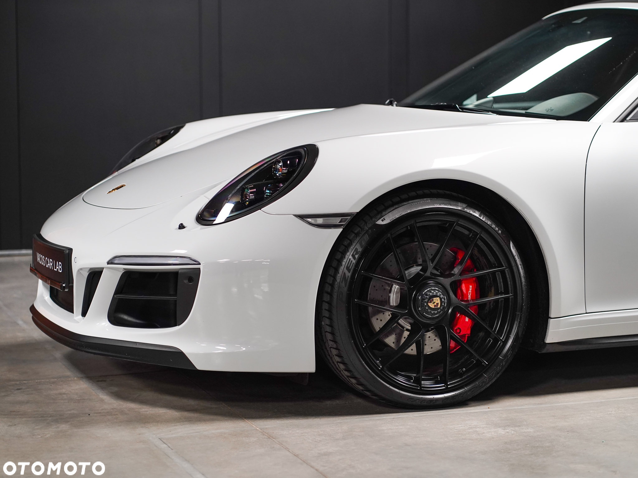 Porsche 911 Carrera 4 GTS PDK Cabrio - 13