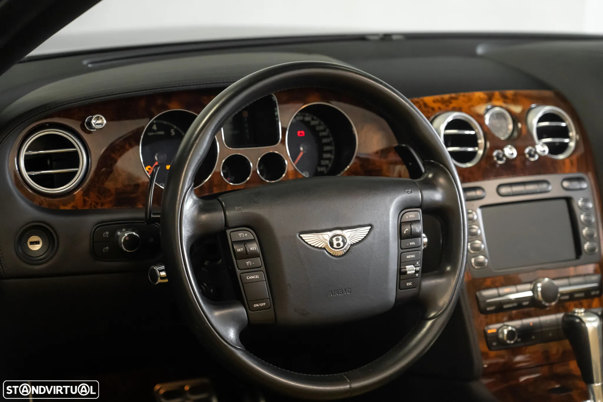 Bentley Continental GTC - 12