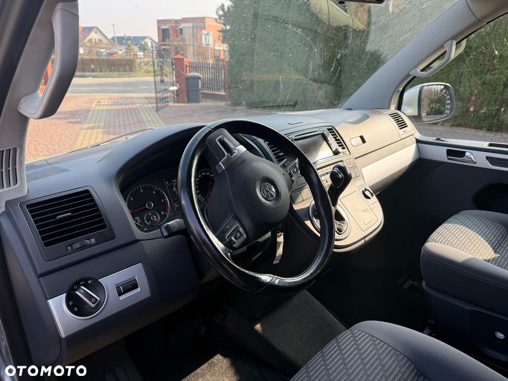Volkswagen Multivan - 17