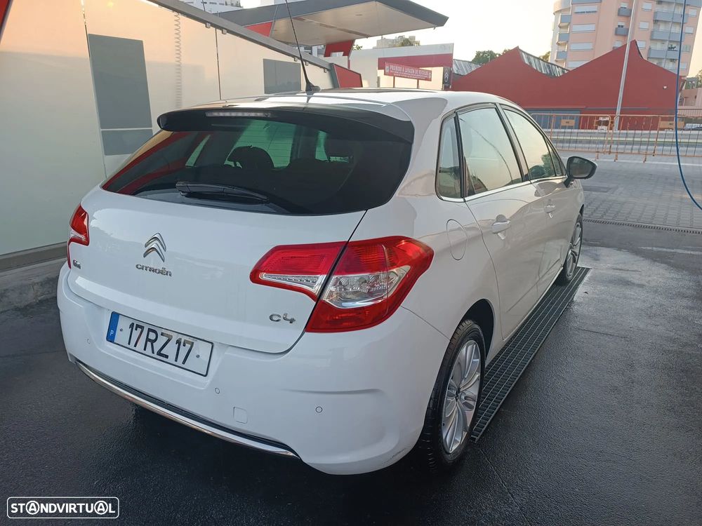 Citroën C4 e-HDi 110 Exclusive - 23