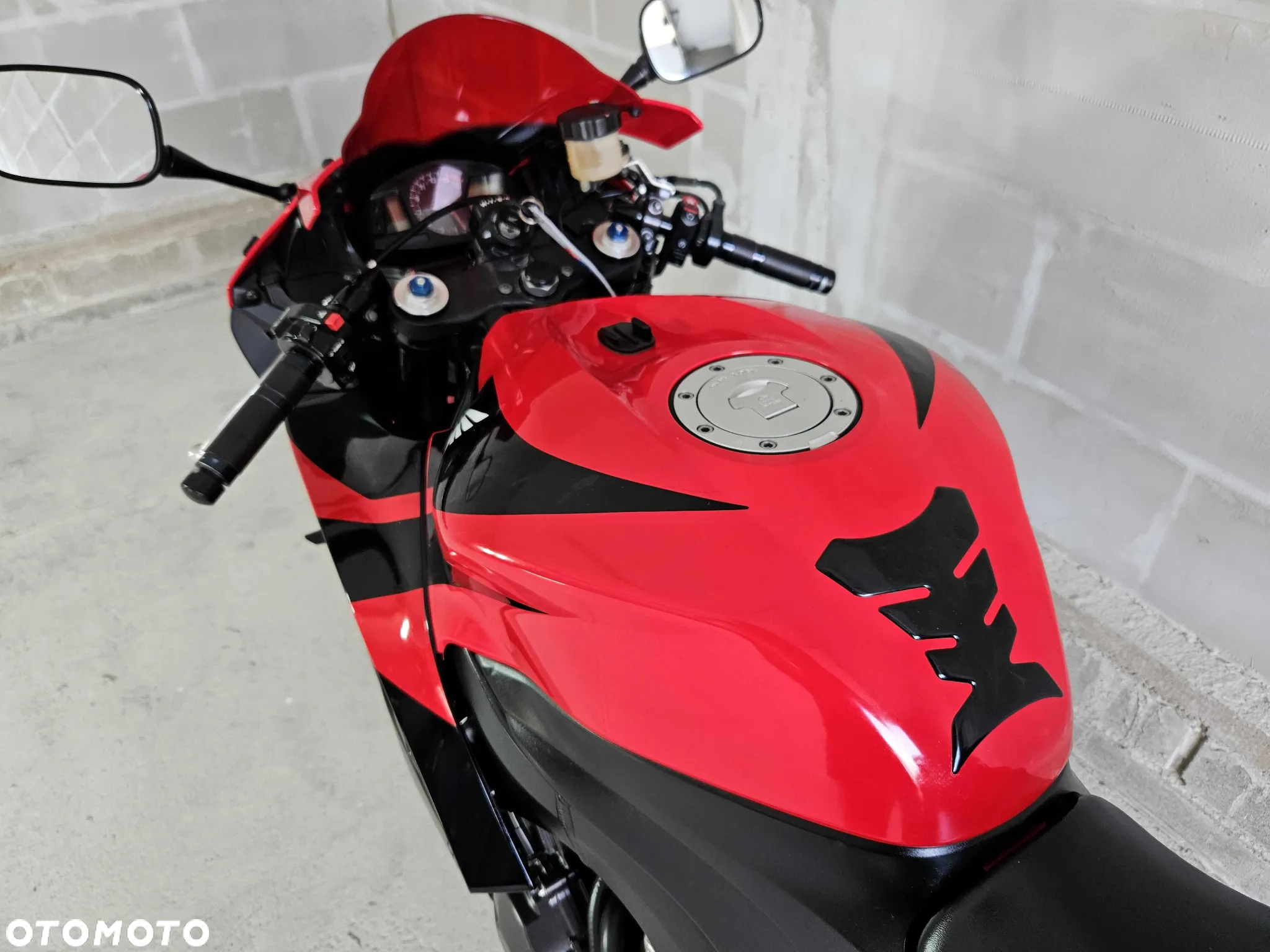 Honda CBR - 33