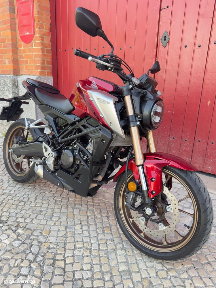 Honda CB R - 12