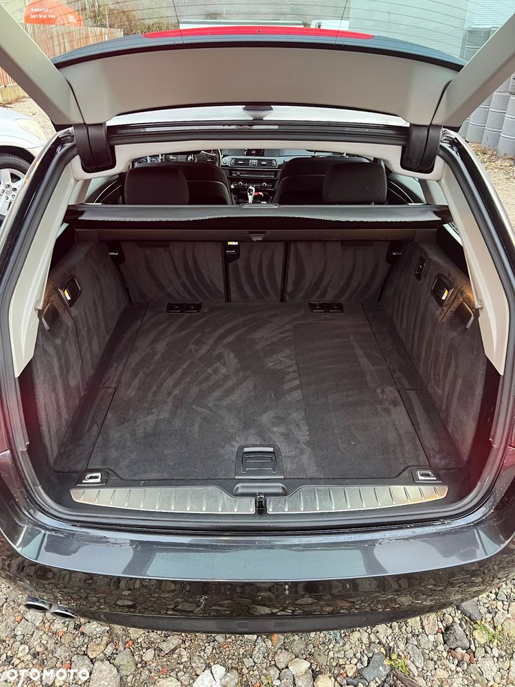 BMW Seria 5 525d - 16