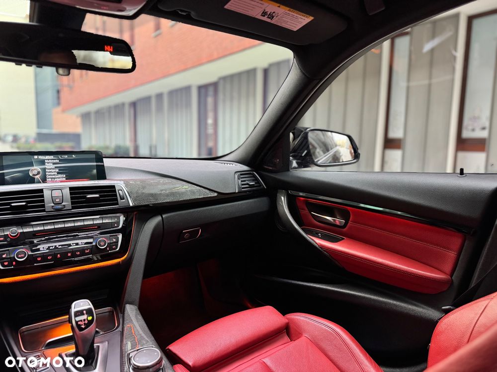 BMW Seria 3 328i Sport Line - 36