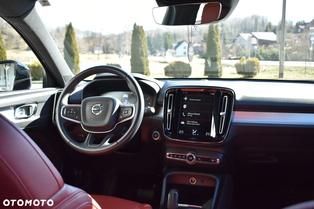 Volvo XC 40 D4 AWD Geartronic Momentum Pro - 10