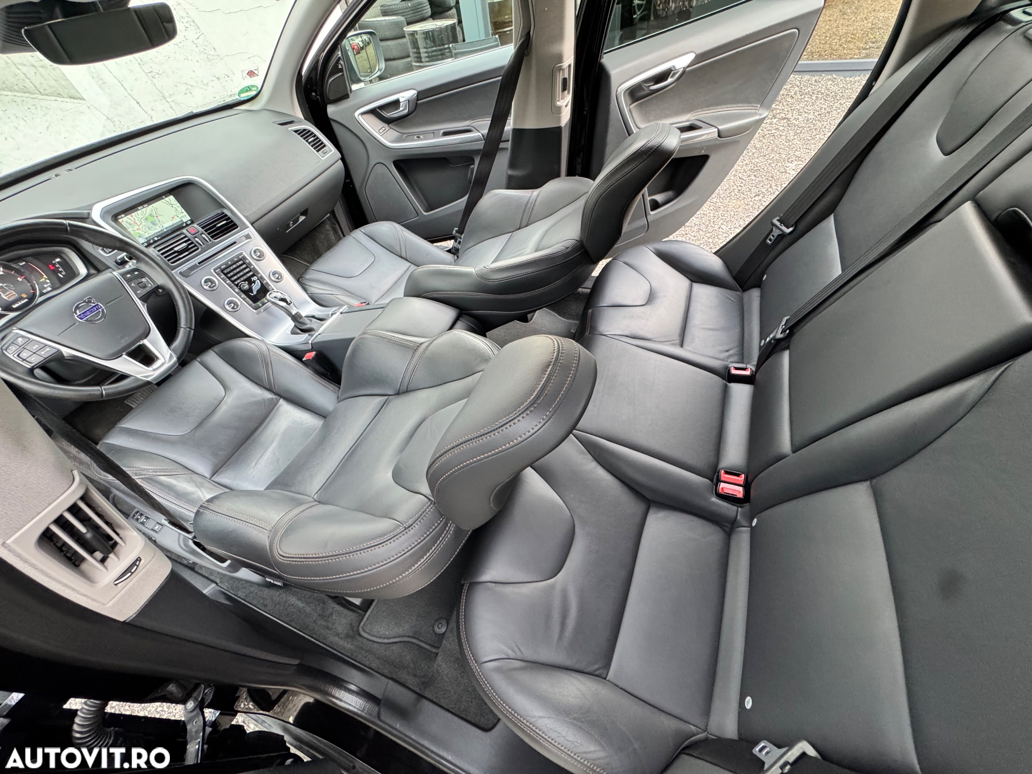 Volvo XC 60 D5 AWD Geartronic Summum - 6