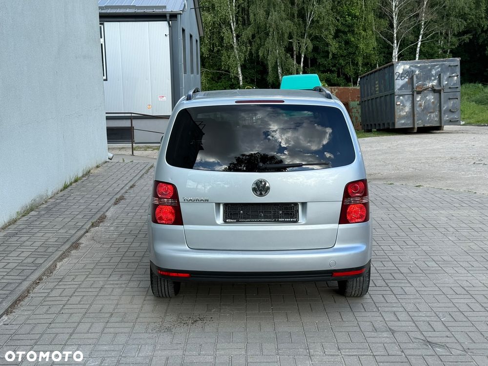 Volkswagen Touran 1.6 Welcome - 8