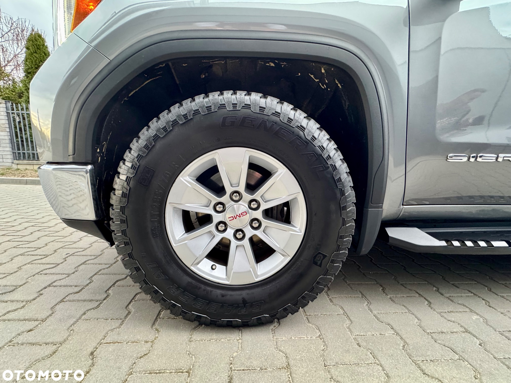 GMC Sierra - 23