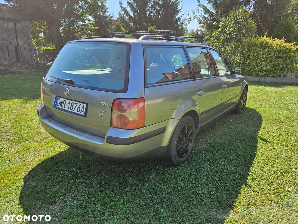 Volkswagen Passat 1.8T Basis - 4