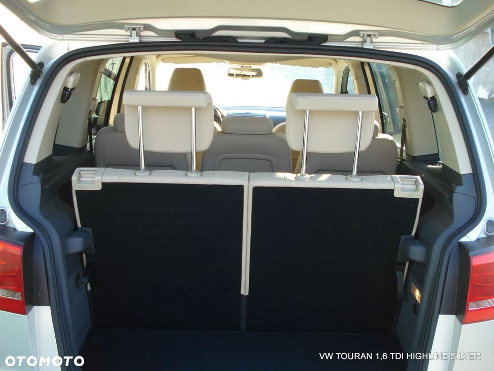 Volkswagen Touran 1.6 TDI DPF BlueMotion Technology DSG Highline - 13