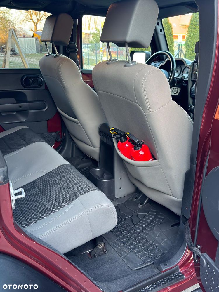 Jeep Wrangler Unlimited 3.8 Sport - 18