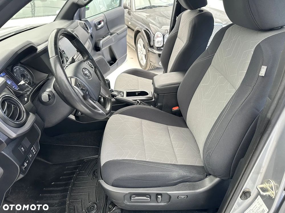 Toyota Tacoma - 7