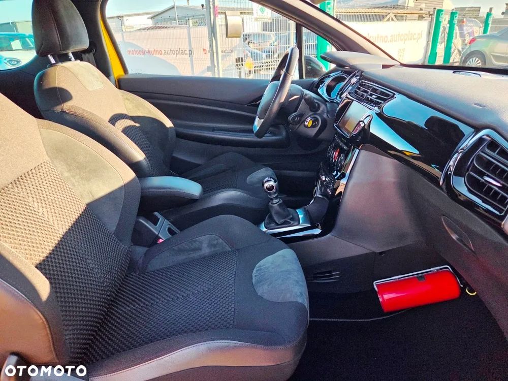 Citroën DS3 THP 155 Ultra-Prestige - 32