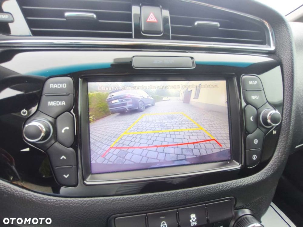 Kia Ceed - 11