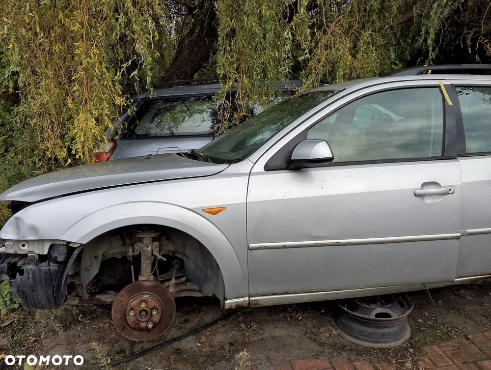 Ford Mondeo Mk.3 (00-03r.) 1.8B 125KM. Silnik CHBA, CHBB Skrzynia MTX 75 lakier Stardust Silver (metalic) . Cały na części GWARANCJA !!!  Przód Tył Zestaw Komplet Drzwi Klapa Zderzak Błotnik Maska Grill Atrapa Szyba Pas Lampa Lusterko Boczki Fotel Kanapa Kokpit Deska Rozdzielcza Przełącznik Włącznik Sterownik Przewody Wiązka Instalacja Moduł Komputer Czujnik Listwa Pompa Alternator Wtryski Głowica Rozrusznik Kompresor Sprzęgło Dwumas Silnik Skrzynia ABS Klimatyzacji Paliwa Wspomagania Kolektor Turbina Przepustnica Zawór Chłodnica Koło Hak Belka Sanki Zawieszenie Mcpherson Półoś Amortyzator Wydech Tłumik Zacisk Most - 20