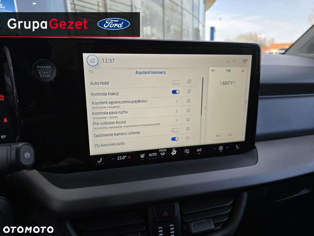 Ford Transit Courier - 23