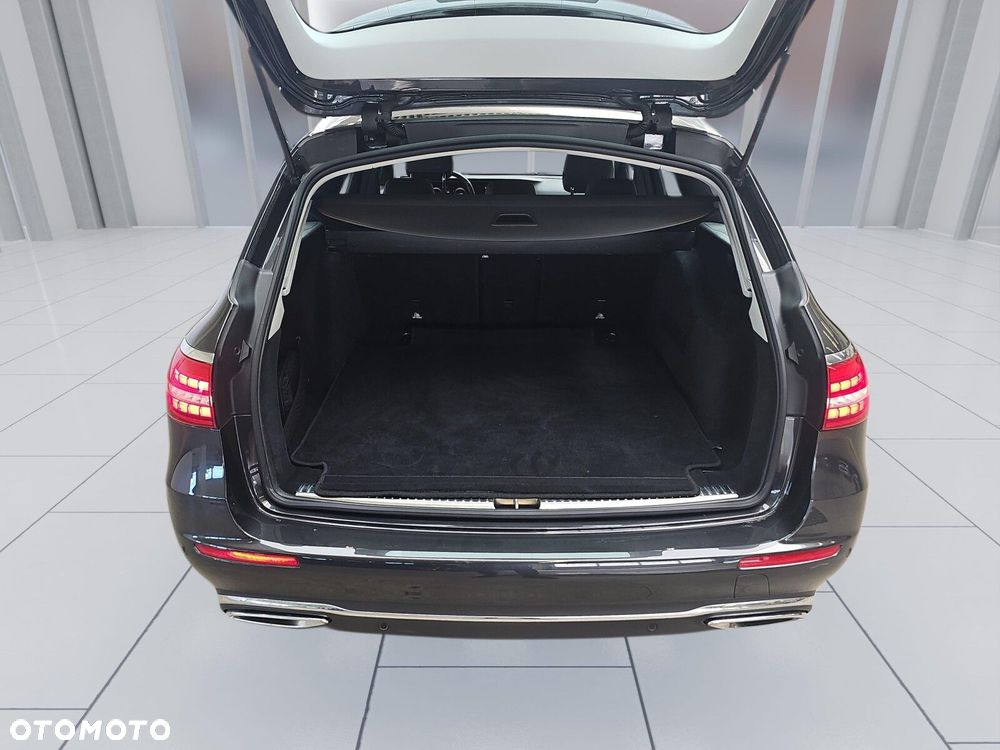 Mercedes-Benz Klasa E 220 d 4-Matic - 18