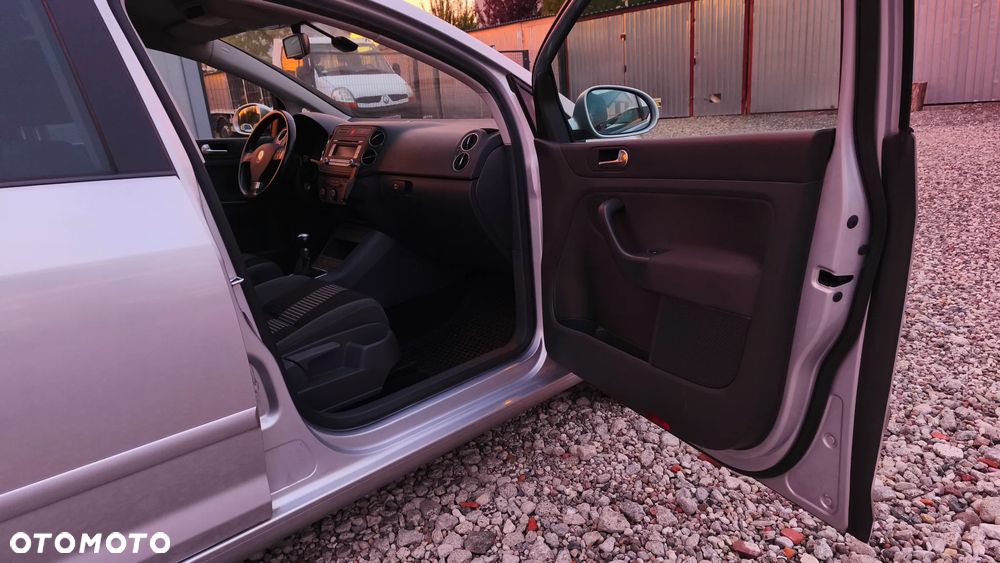 Volkswagen Golf - 22