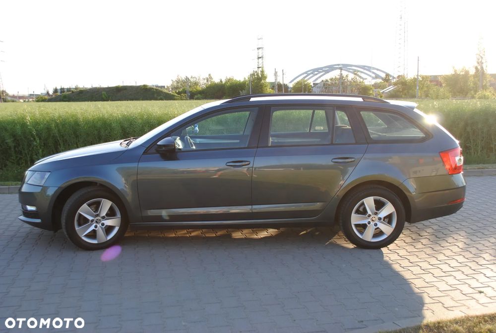 Skoda Octavia 1.5 TSI ACT Style DSG - 5