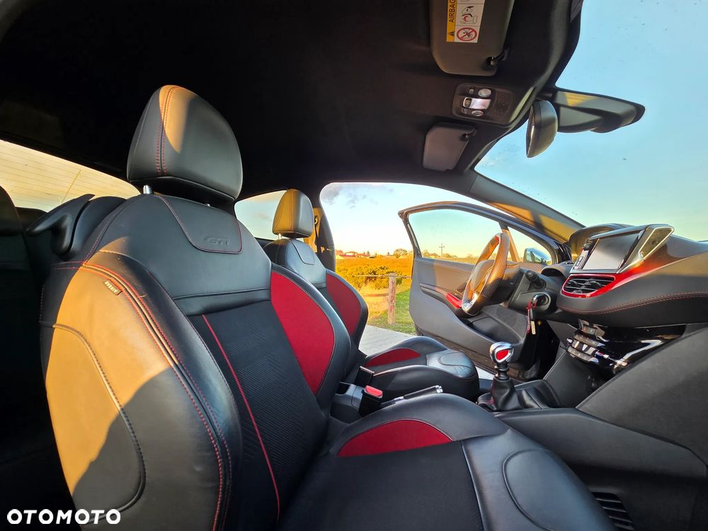 Peugeot 208 1.6 THP GTi - 17