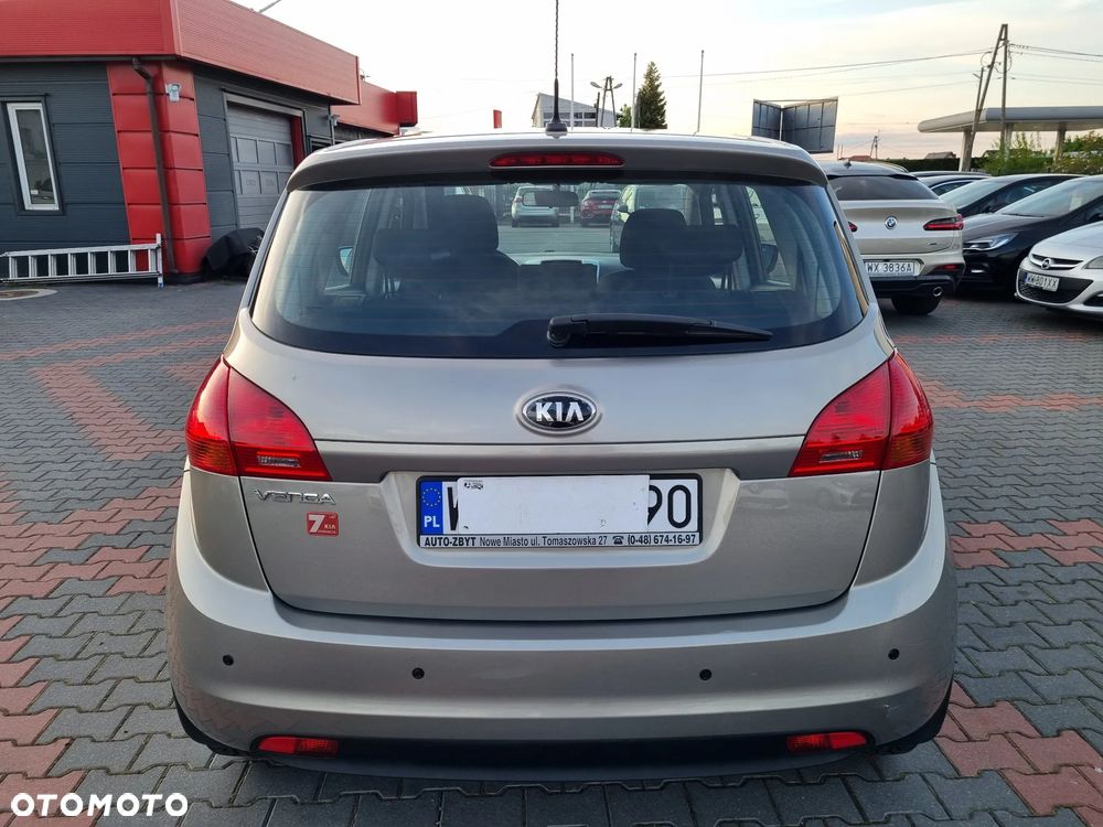 Kia Venga 1.4 L - 8