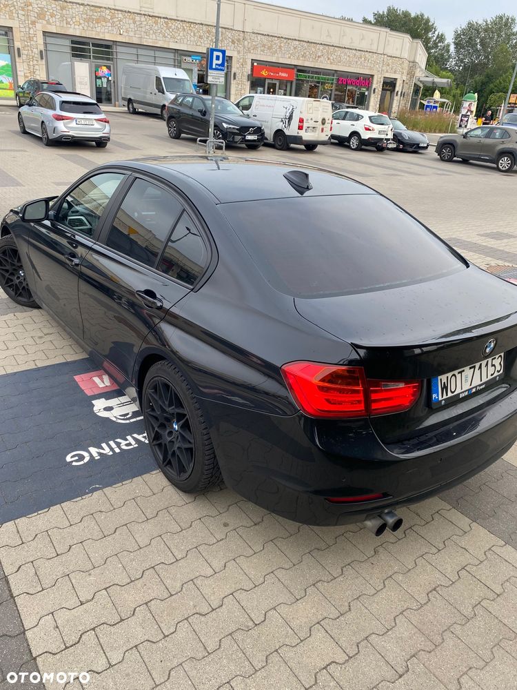 BMW Seria 3 328i - 7