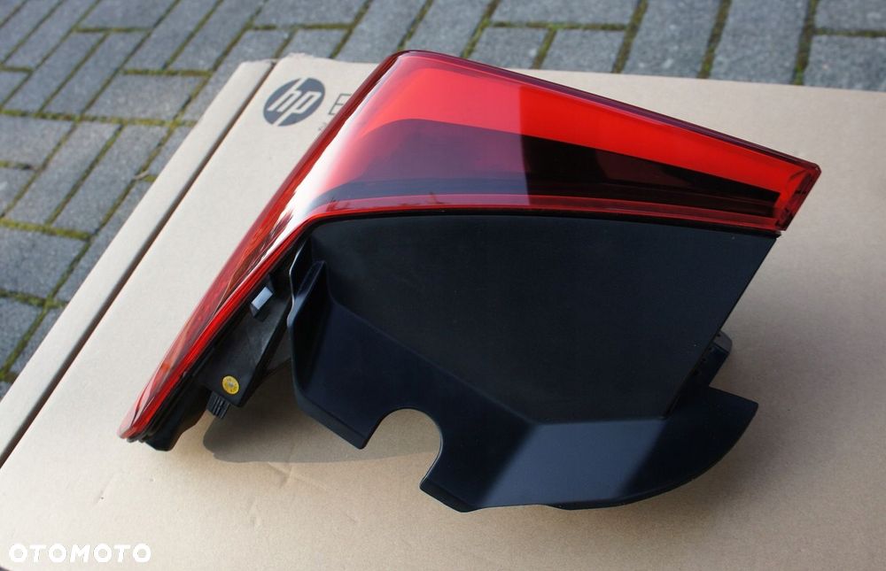 TYLNA PRAWA LAMPA CUPRA BORN LED - 4
