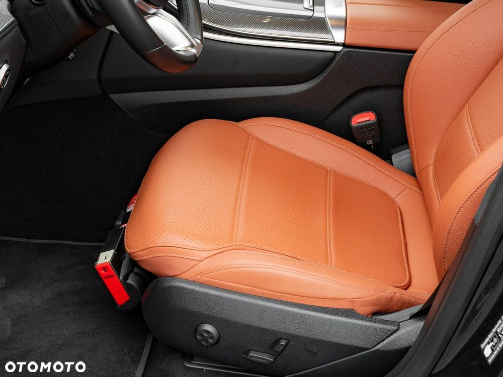 Mercedes-Benz GLC - 13