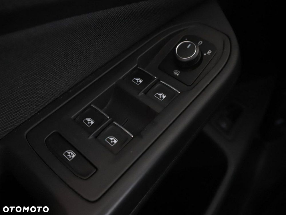 Volkswagen Golf - 39