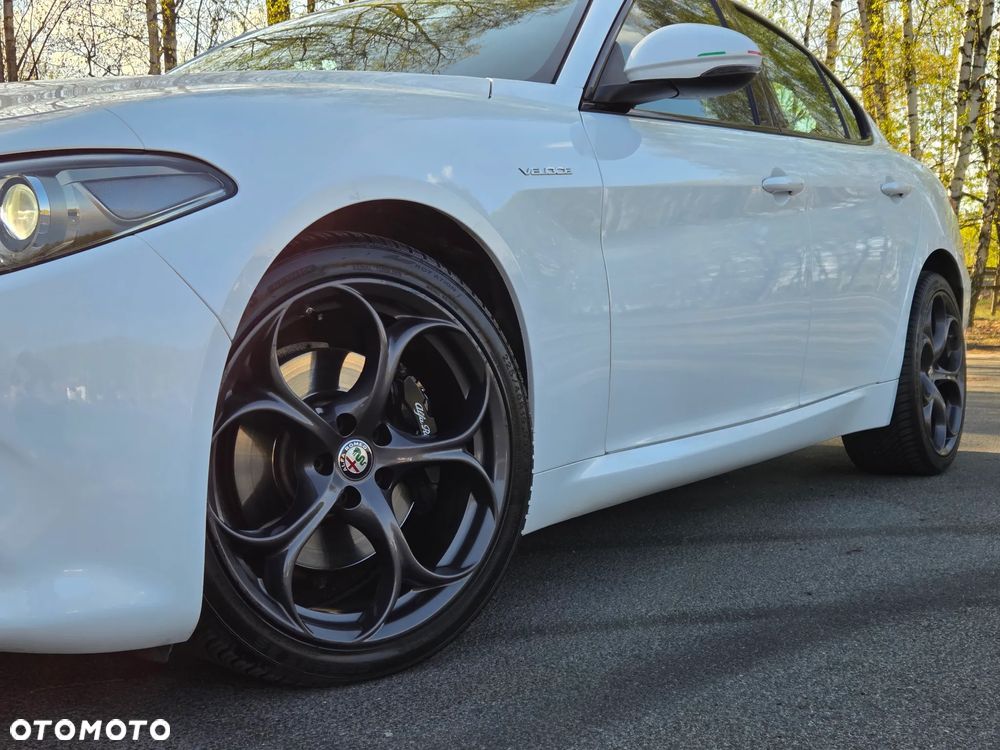 Alfa Romeo Giulia 2.2 AT8-Q4 Veloce - 8