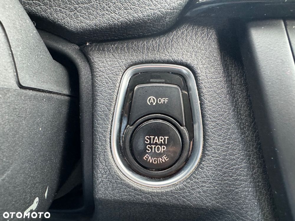 BMW Seria 3 316i Sport Line - 31