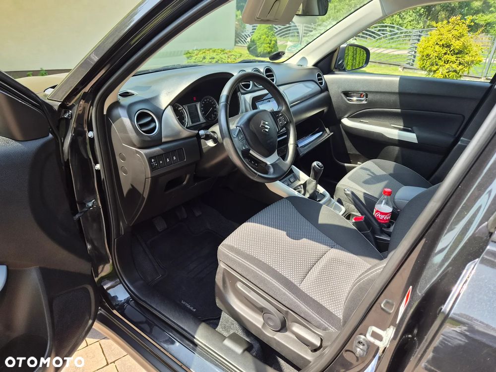 Suzuki Vitara 1.6 Comfort 2WD - 23