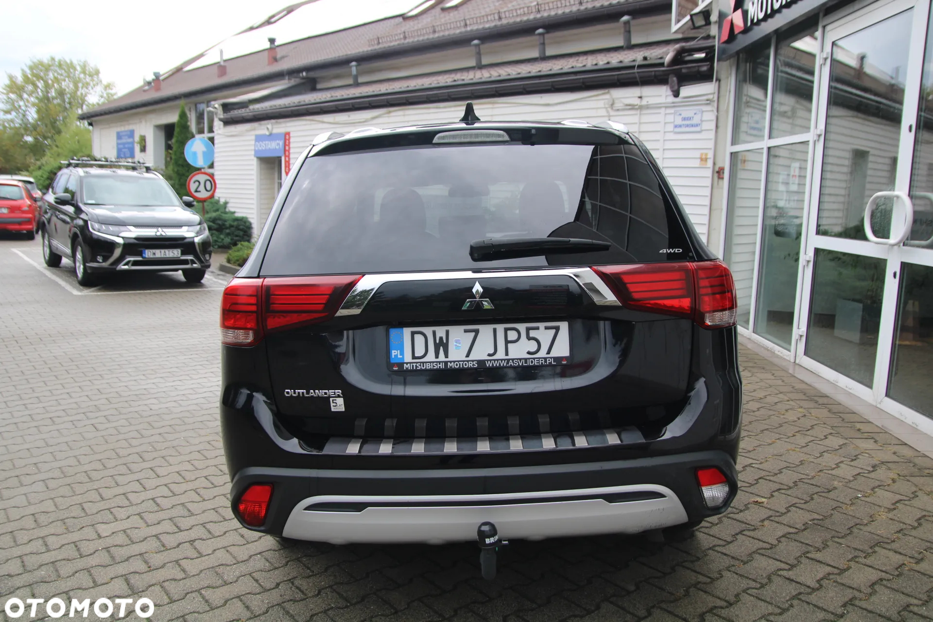 Mitsubishi Outlander 2.0 Intense + 4WD CVT - 6
