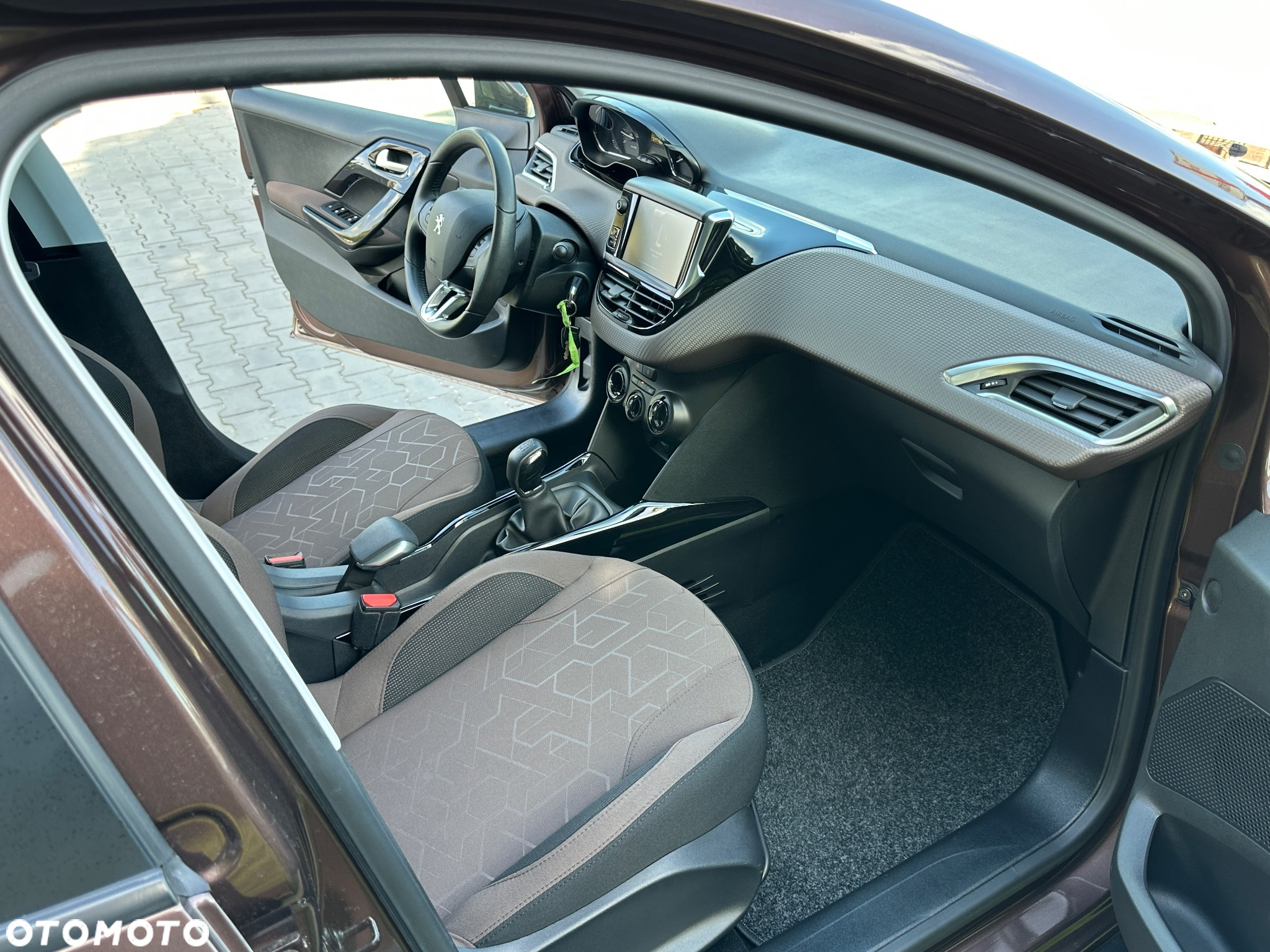 Peugeot 2008 PureTech 82 Allure - 24