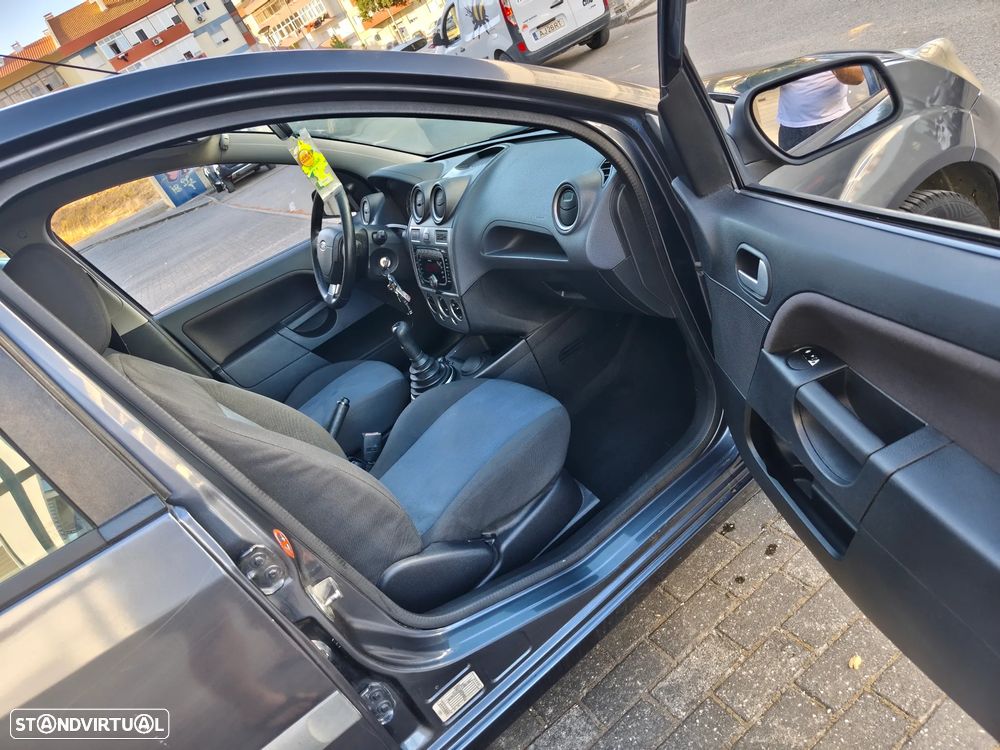 Ford Fiesta 1.25 Trend - 11