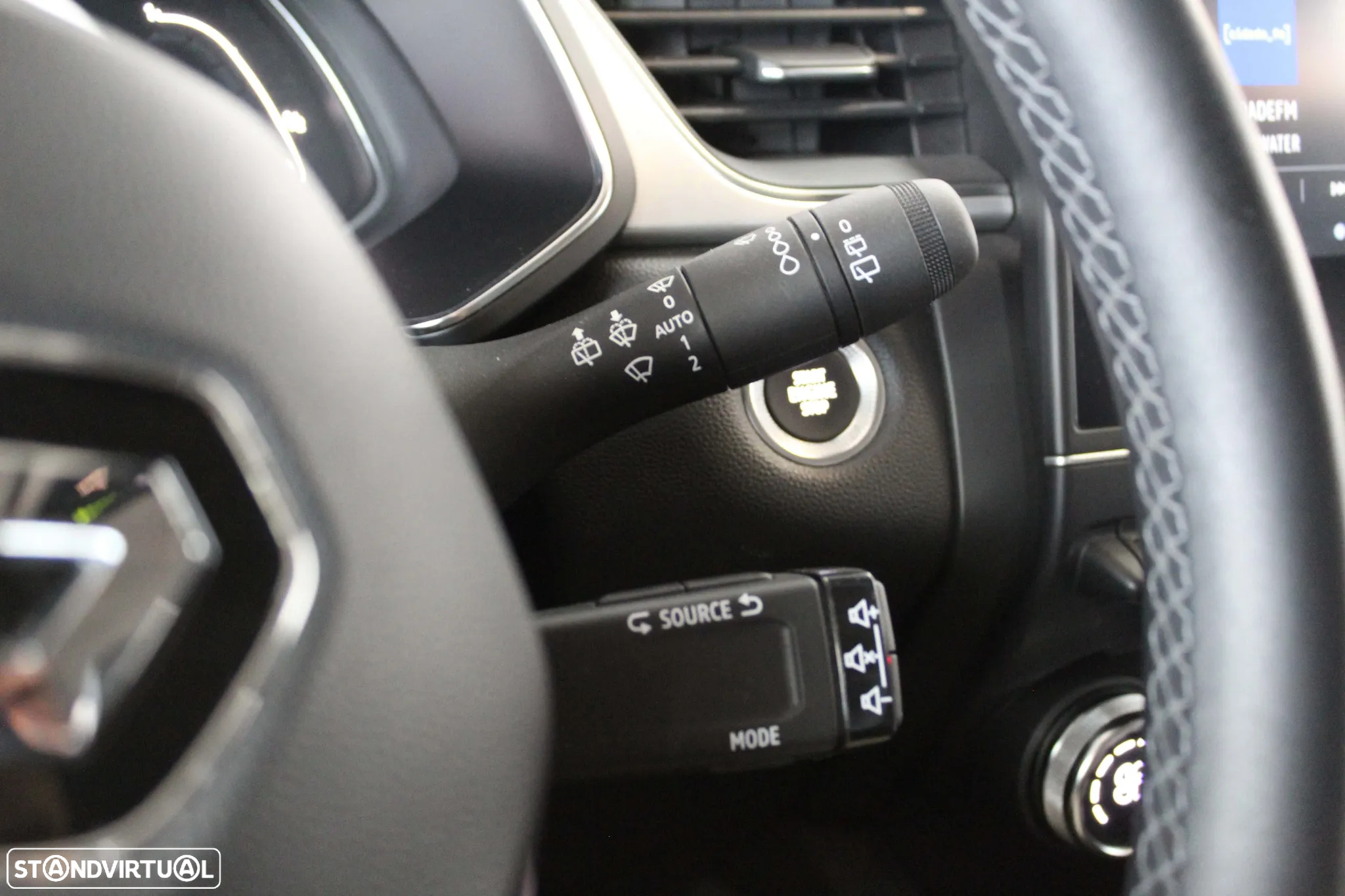 Renault Captur 1.0 TCe Techno Bi-Fuel - 13