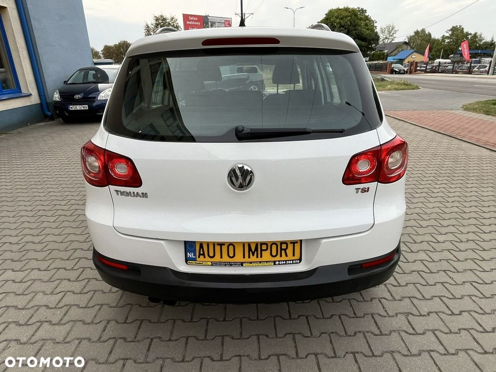 Volkswagen Tiguan - 4