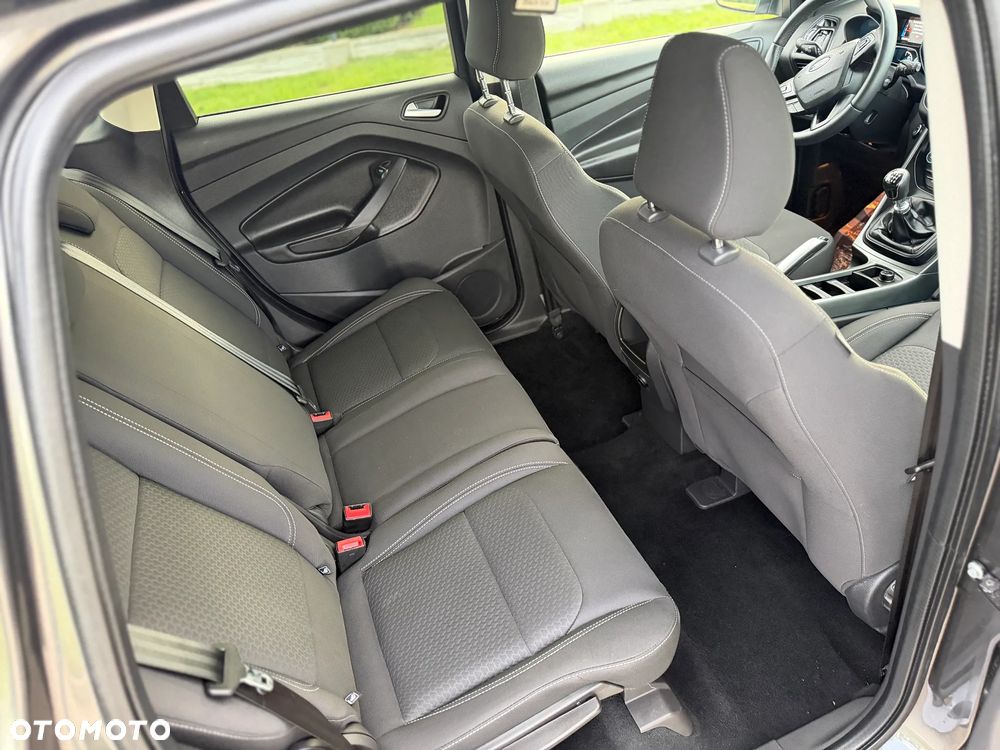Ford Kuga 1.5 EcoBoost 2x4 Trend - 33