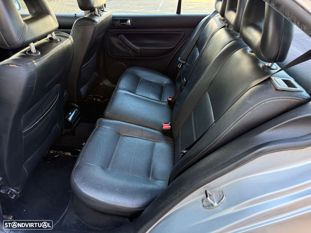 VW Bora 1.9 TDi Highline - 15