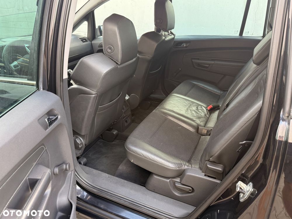 Opel Zafira 2.0 T OPC - 12