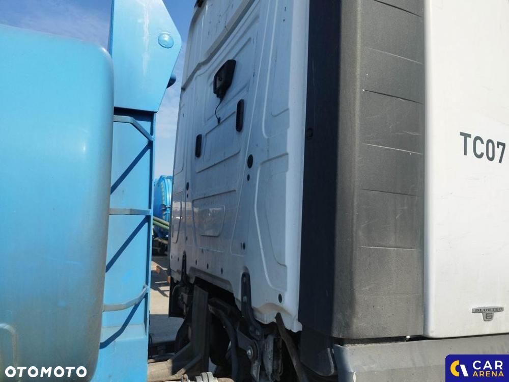 Mercedes-Benz Actros - 36