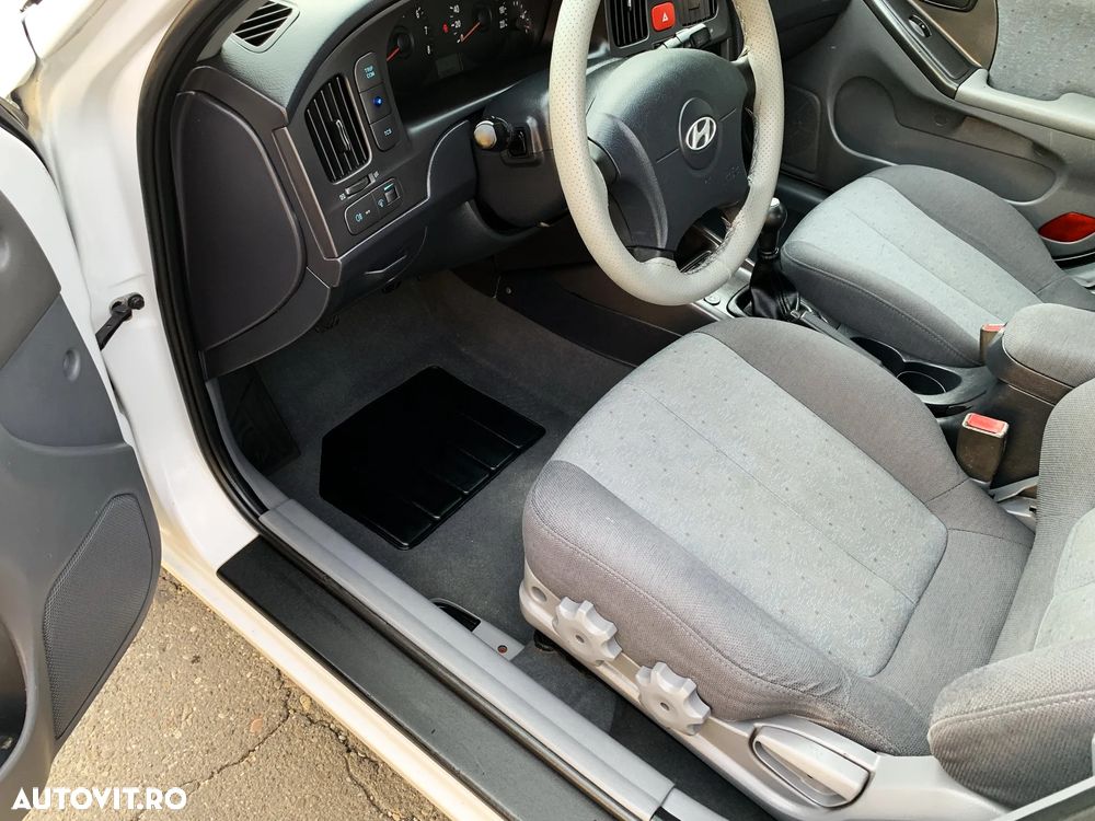 Hyundai Elantra - 29