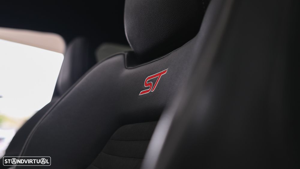 Ford Fiesta 1.5 EcoBoost S&S ST X - 56