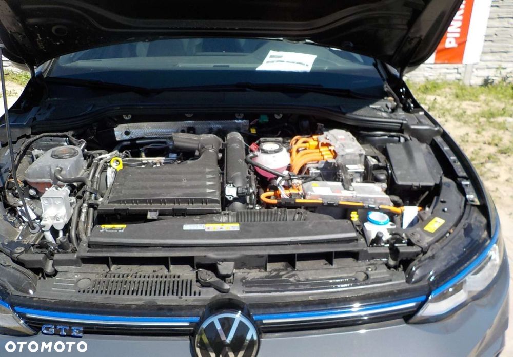 Volkswagen Golf - 4
