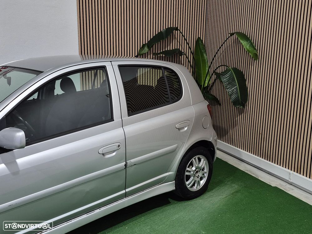 Toyota Yaris 1.0 Sol MMT AC - 4
