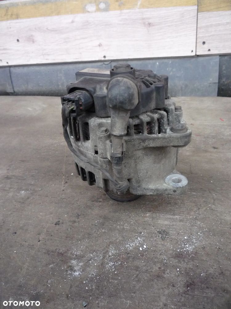 KIA CEED I 1.6 CRDI ALTERNATOR - 4