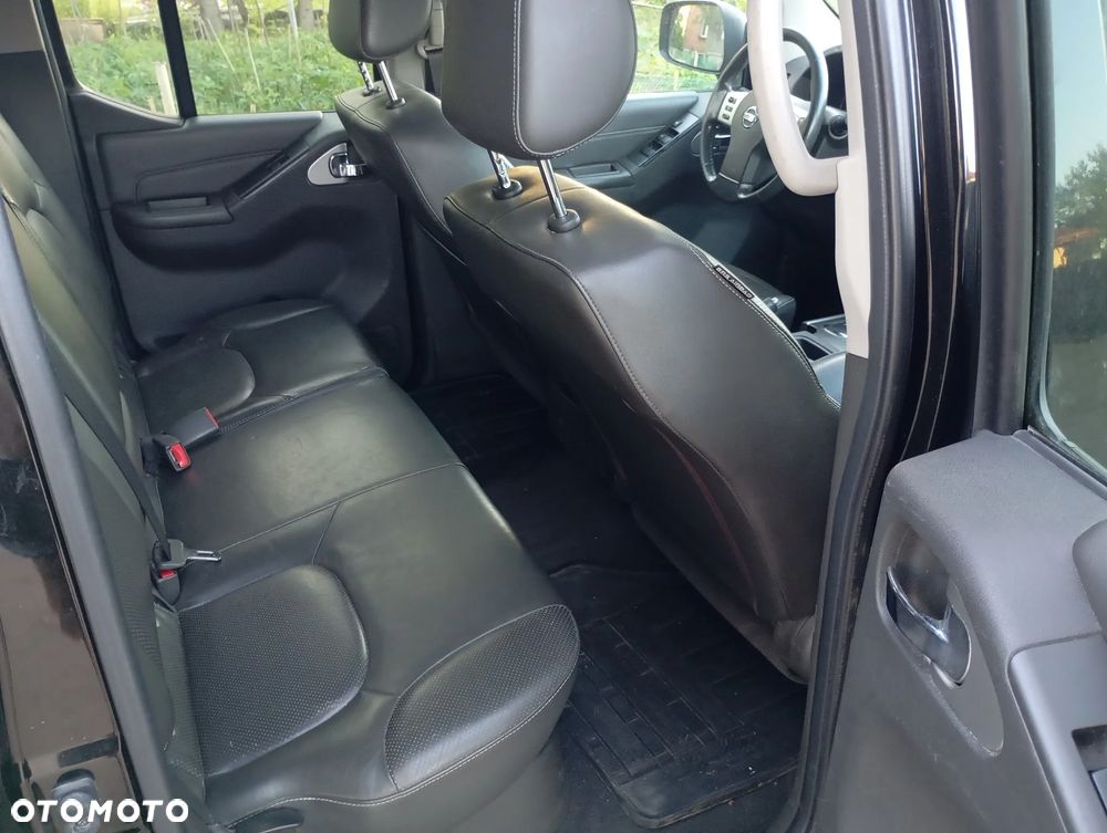 Nissan Navara 3.0 D V6 Platinum Long EU5 - 6