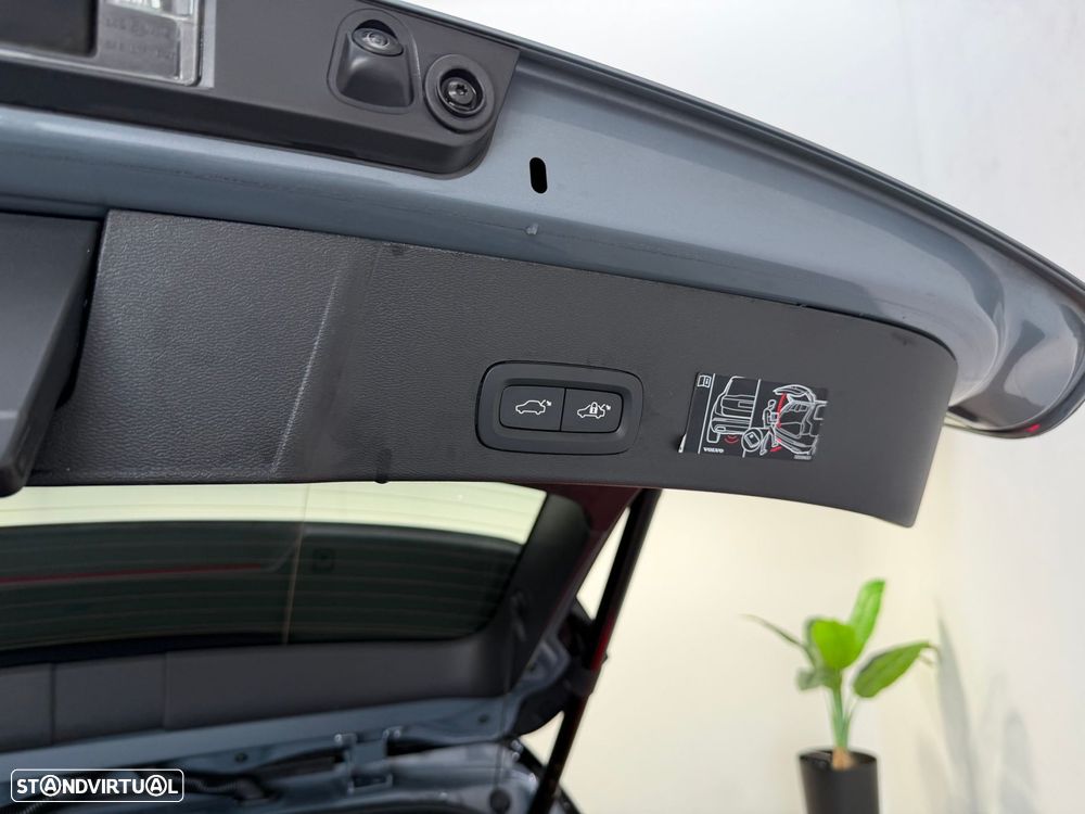 Volvo XC 40 T4 Recharge DKG RDesign Expression - 22