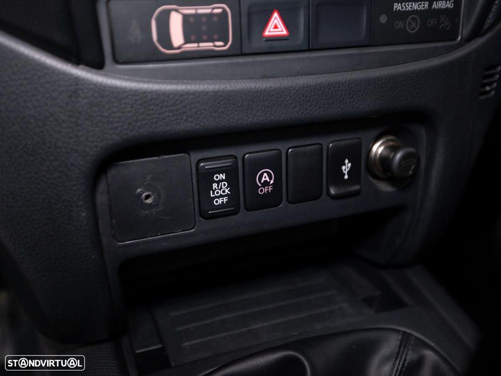 Mitsubishi L200 2.4 DI-D CLUB CAB INVITE 3L 4WD - 21