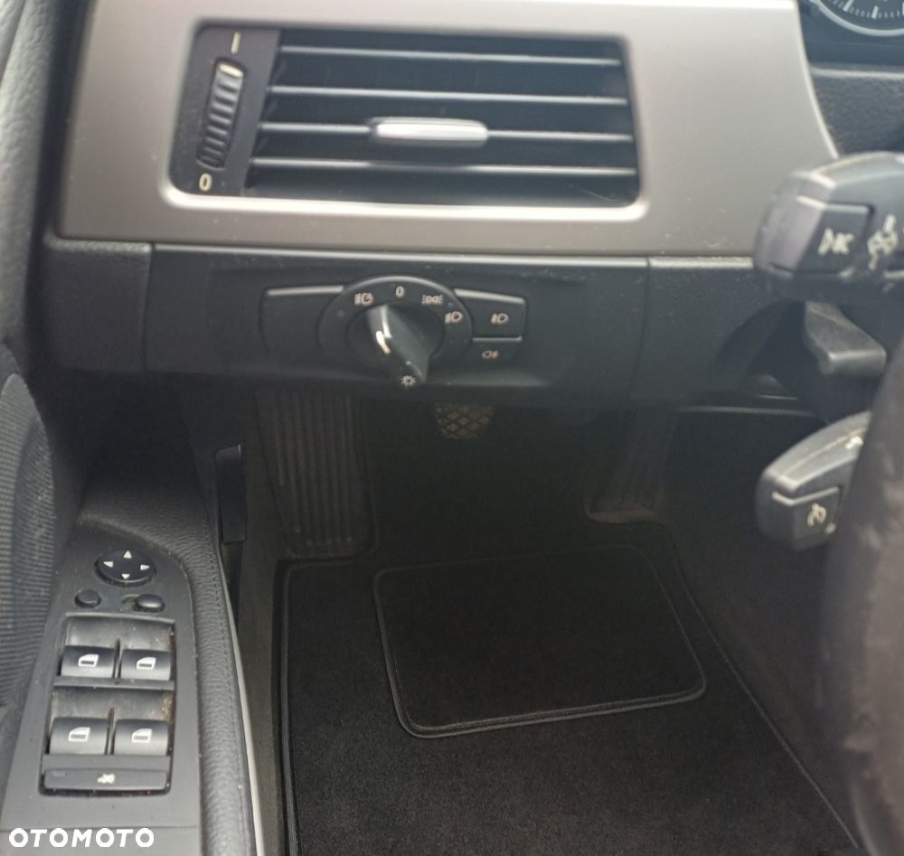 BMW Seria 3 320i - 10